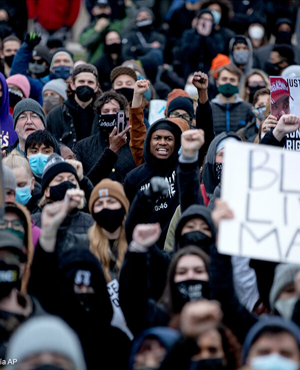 Protestors demonstrate in Brooklyn Center, Minnesota after the shooting death of Daunte Wright.