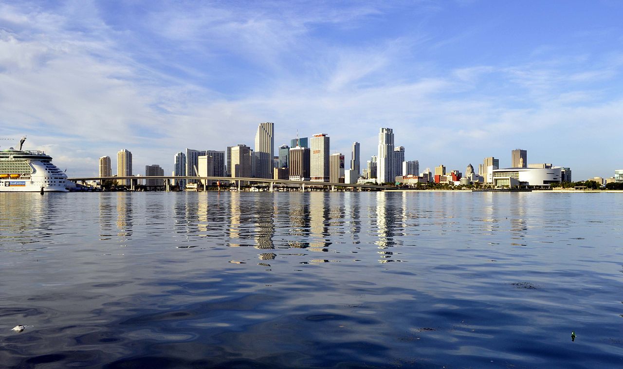 Miami skyline in 2010, by Tom Schaefer