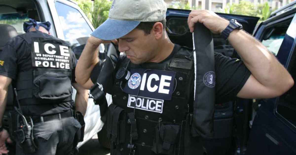 Know Your Rights: If You Are Approached Or Arrested By Law Enforcement ( Police, Immigration Agents, Or Fbi) | Aclu Of Florida | We Defend The Civil  Rights And Civil Liberties Of All