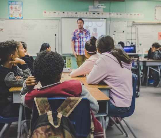 kids_in_classroom